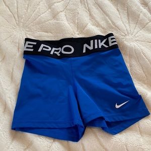 Selling lightly worn nike pros!